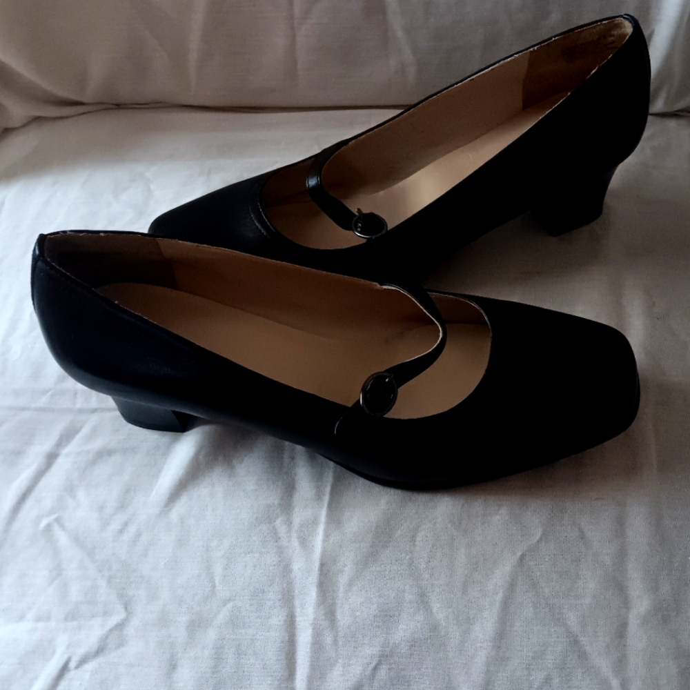 Rockport mary jane heels size 9